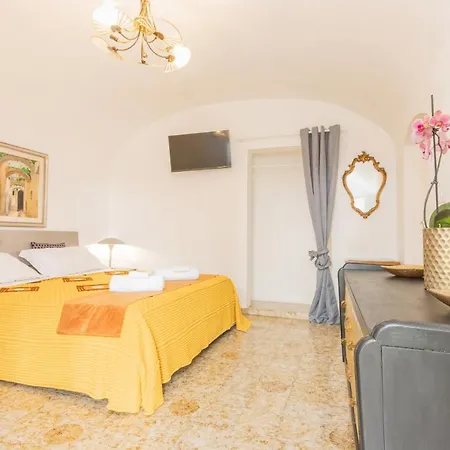 Apartamento Extravacanza Station 2 *