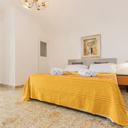 Extravacanza Station 2 Бари